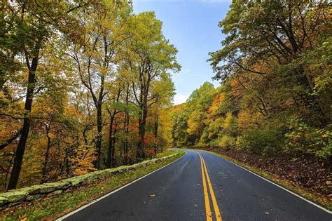 10 Scenic Drives To Enjoy Throughout Virginia