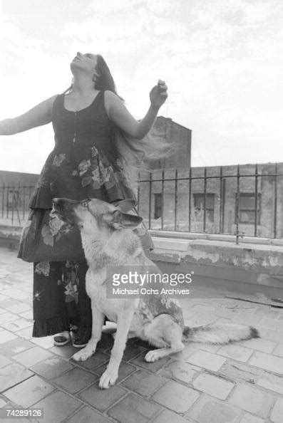 Singersongwriter Laura Nyro Poses On The Roof Of An Apartment News