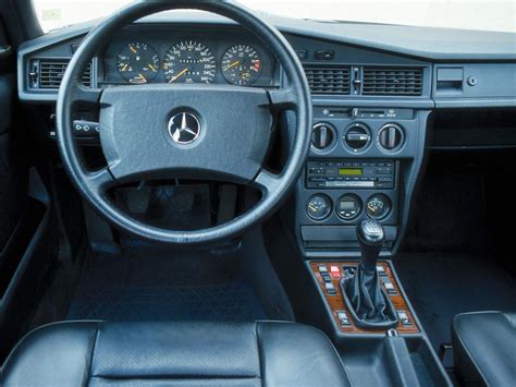 Mercedes 190e 23 16 Kokpit Interior 011 Sekiz Silindir