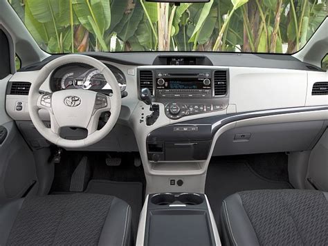 Review The 2013 Toyota Sienna Is A Minivan That Thinks Its A Car The