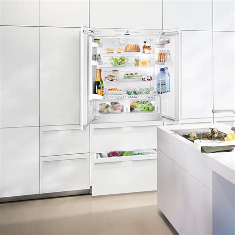 Kenmore french door refrigerators combine sleek design with flexible storage options and smart use wire baskets and divider drawers to keep your food items organized in the bottom freezer. Integrated French door Refrigerator Freezer w.915 ...