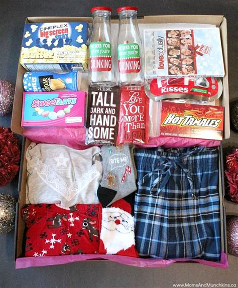 Whether you prefer to give from the heart or you're just plain broke, diy is the way to go for gifting. Date Night Before Christmas Box - Moms & Munchkins