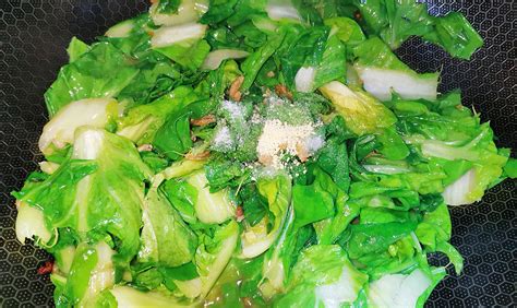 单炒快菜有点清淡，抓一把海米来炝锅，味道果然鲜得很花椒做法食用油