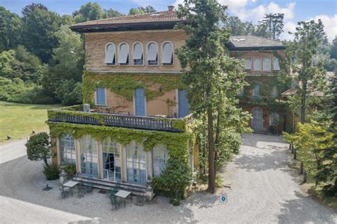 Via Como Venegono, Varese, Italy - Luxury Home For Sale | Italy luxury, Luxury homes, Varese