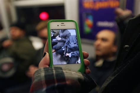 ‘manspreading On New York Subways Is Target Of New Mta Campaign