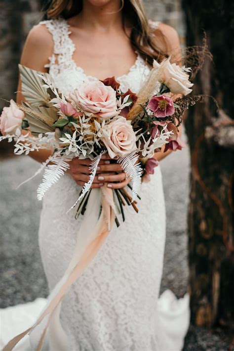 Earthy Bouquet, Wedding | Earthy wedding, Earthy wedding decorations ...