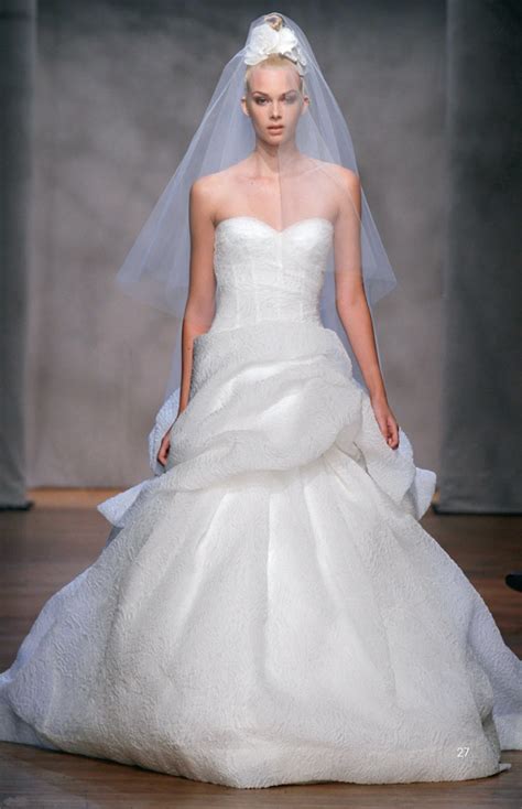 Check out these western boho dress styles Honey Buy: Interpretation of Western-style wedding dress