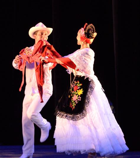 Ballet Folklórico Uv Celebra 40 Años De Su Fundación Dgcu