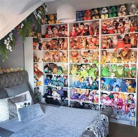 40 Girls Bedroom With Disney Themed Ideas Disney Room Decor Disney Themed Rooms Disney