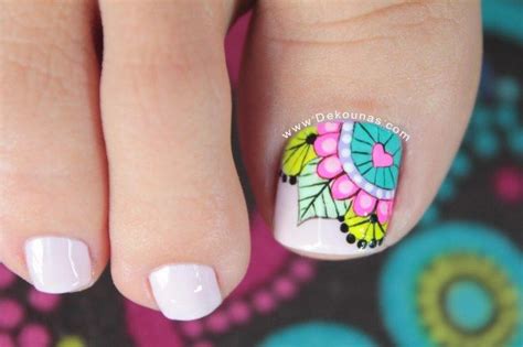 Pies femeninos con la pedicura francesa. Diseño de uñas pies Mandalas5 | Diseños de uñas pies, Arte de uñas de pies, Diseños de uñas ...