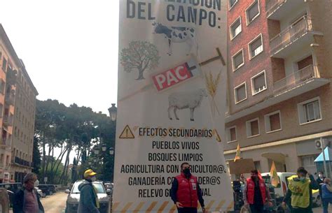 Cientos De Tractores Toman Las Calles De Huesca Para Reclamar Una PAC