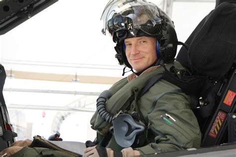 Usmc Aviator Becomes First Military Pilot To Hit 1000 Flight Hours In