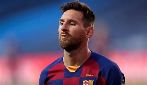 Leo messi is the best player in the world. Calciomercato Juventus, Ronaldo-Barcellona | Messi ...