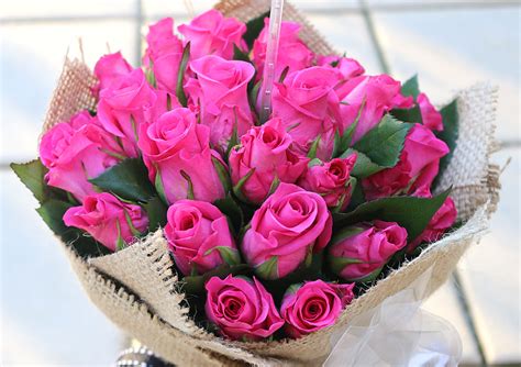 Jordys Beauty Spot 30 Pink Roses With Freshflowerscomau