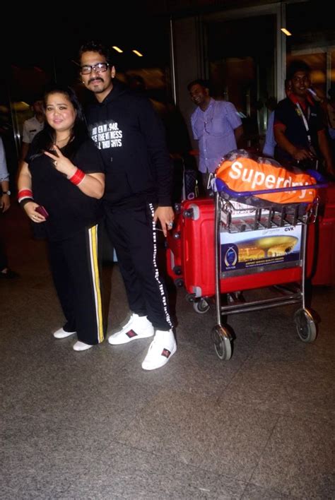Bharti Singh And Haarsh Limbachiyaa Leaves For Argentina
