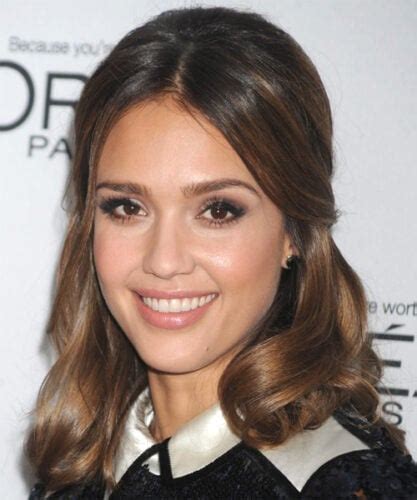 Jessica Albas 15 Favorite Hairstyles Hair Colors And Cuts