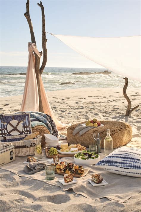 There Are Three Ingredients For The Perfect Summer Picnic On The Beach