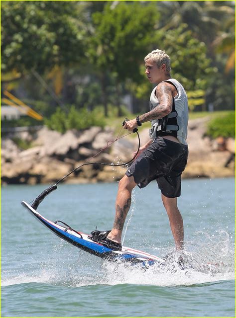 Justin Bieber Mystery Girl Enjoy Time On His Yacht Photo