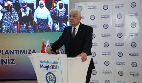 1977 yılında meslektaşı gülsün gürün ile evlendi. Osman Gürün: Bir ve beraber olursak Muğla'yı geleceğe taşırız