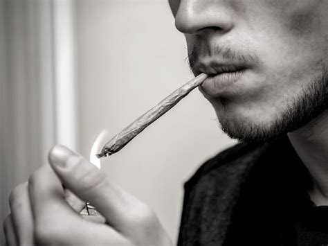 15 Pistas Para Saber Si Tu Hijo Fuma Marihuana Adolescentes