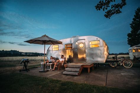 4 Best Rvs For Full Time Living Coverquest