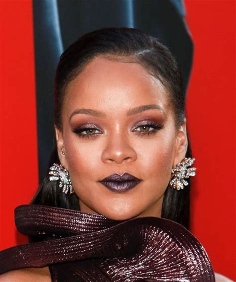 Rihannas 38 Best Hairstyles And Haircuts Timeline