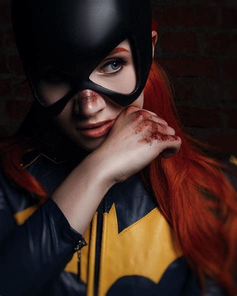 Batgirl From Dc Comics Cosplay By Astelvert Morcego