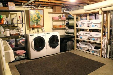 You don't need to do a whole lot to create a fun craft room. Pro tips on unfinished basement ideas #basementremodel # ...