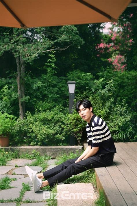 Lucky romance sẽ là công cuộc tìm kiếm người tình một đêm sinh năm dần của bo nui (hwang jung eum). Interview "Lucky Romance" Ryu Jun-yeol, "I am lucky to ...