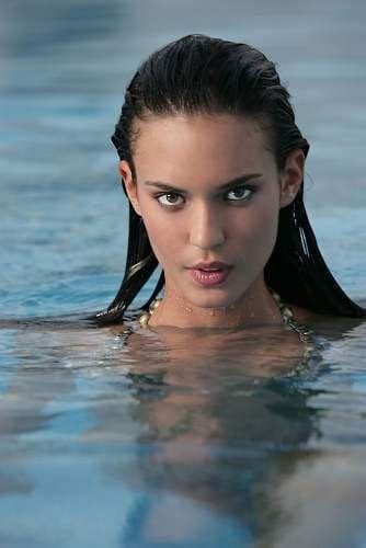 Picture Of Odette Annable