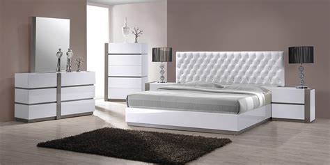 You can browse through lots of rooms fully furnished with inspiration and quality bedroom furniture here. Vero Modern White Tufted Bedroom Set