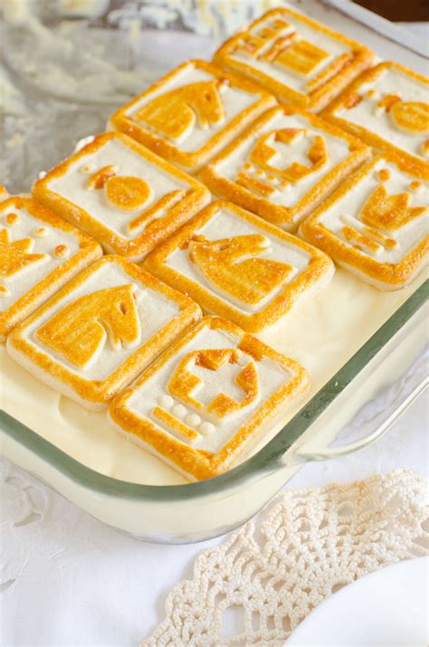 Fold the whipped topping into the cream cheese mixture. Chessmen Cookies Banana Pudding