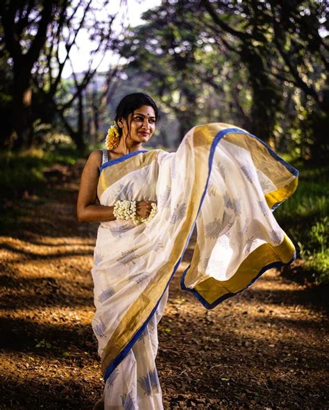 This Brand Sells Stunning Kerala Style Sarees Now • Keep Me Stylish Saree Saree Photoshoot