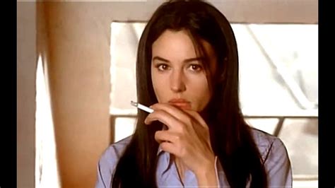 Monica Bellucci Smoking Cigarette 🚬 Youtube