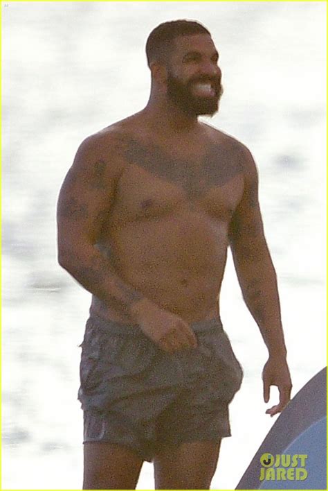 Drake Takes A Dive Into The Ocean While Boating In Barbados Photo 4471352 Drake Shirtless
