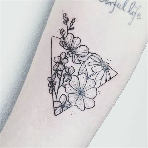 Pin By Janelle Jimenez On Tattoos Simple Flower Tattoo