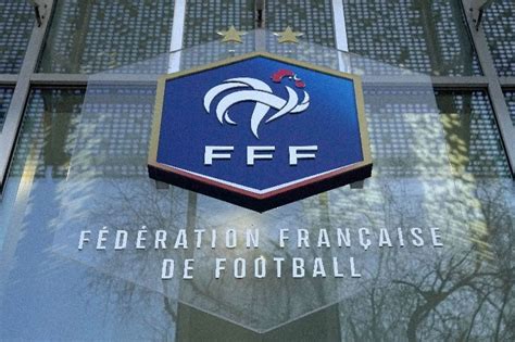Francia Federación De Futbol Puede Prohibir Velo En Estadios