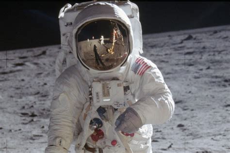 Il primo uomo che mise piede sulla luna fu neil armstrong, nel 1969. 21 luglio 1969: l'uomo è sulla Luna. I ricordi di chi c ...
