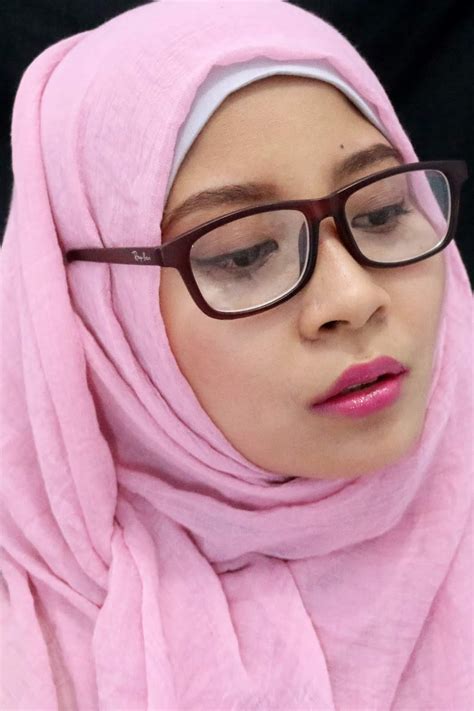 Vape tricks #2 :trik vape skil dewa by hijab cantik zeze zenny zeze zenny menampilkan trik vape skil dewa, trik. Kumpulan Foto Cewek IGo Hijab Selfie yang Cantik dan Manis ...