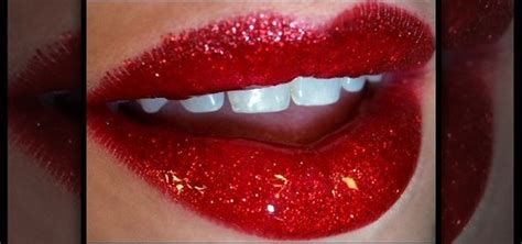 How To Create Ruby Red Glitter Lips Makeup