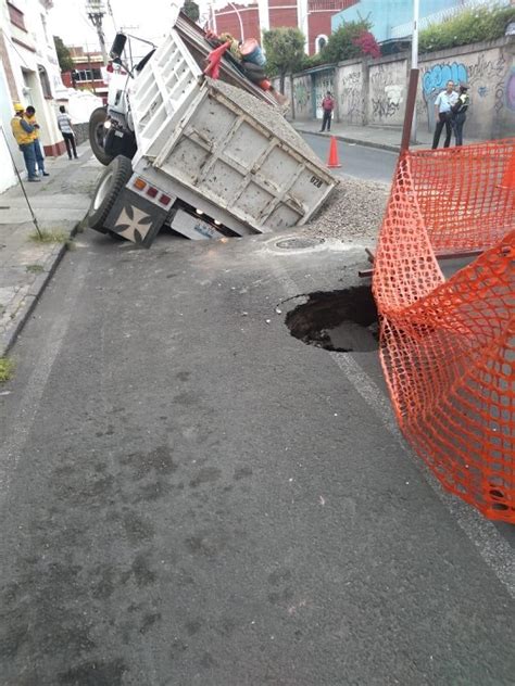 Tanto el estado como la federación laboran en la zona para determinar el. Agua de Puebla cubrirá socavón de la 16 de Septiembre ...