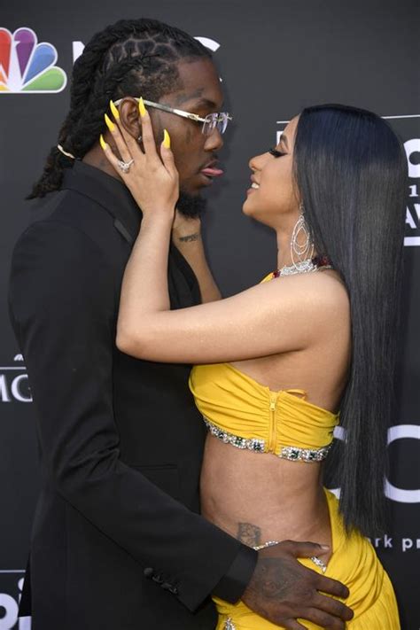 Cardi B And Offset Kissed On The Billboard Music Awards 2019 Red Carpet