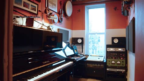 A Professional Recording Studio In An Unbelievably Tiny Room Home