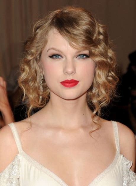 Daily hair on this page you can find ultra attractive hairstyles ‍♂ business : Short semi curly hairstyles
