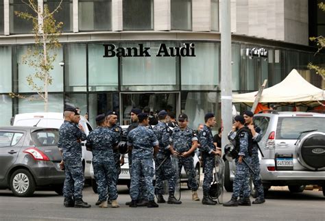 Lebanon Banks Reopen As Protests Ease