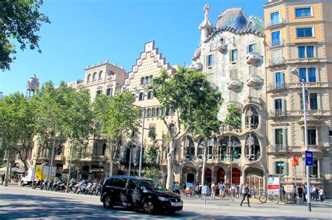 Plaza De Tetuán Barcelona Spain Reurope