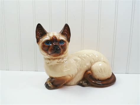 Porcelain Cat Figurine From Hk Harvey Knox Sitting Siamese Cat