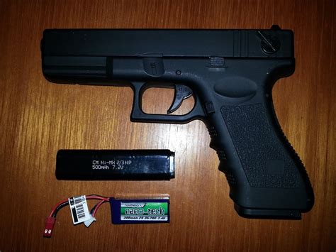 The firearm entered austrian military and police service by 1982 after it was the top performer in reliability and safety tests. The Crapworks: Airsoft Glock 18C NiMh to LiPo Conversion