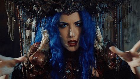 Alissa White Gluz De Arch Enemy Se Une A Powerwolf En Su Nuevo Video — Futuro Chile