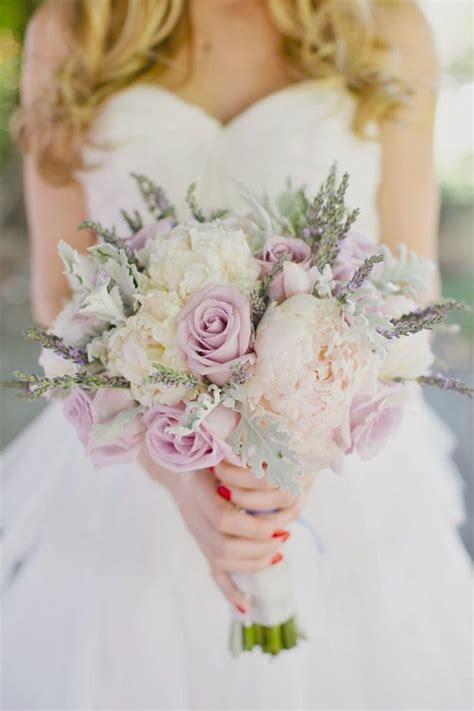 12 Stunning Wedding Bouquets Part 18 Belle The Magazine White